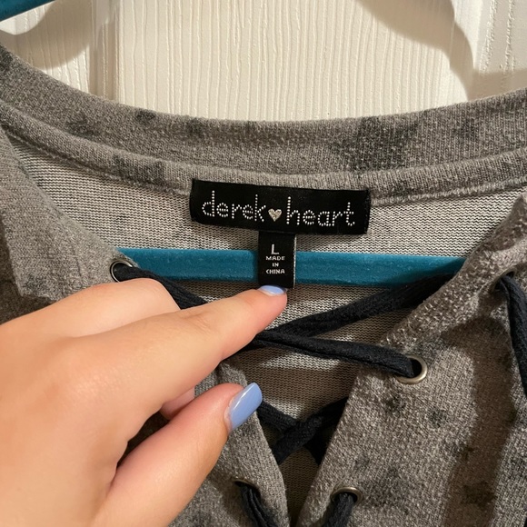 soft lace up sweater - Picture 2 of 2